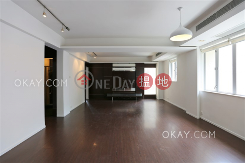 Stylish 2 bedroom on high floor with balcony & parking | For Sale | Wah Sen Court 華星大廈 _0