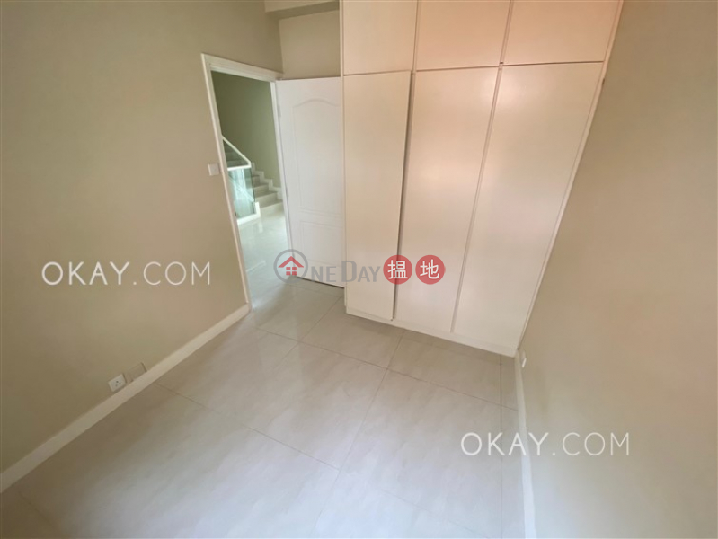 HK$ 100,000/ month Pinewaver Villas | Southern District | Rare house with sea views, rooftop | Rental