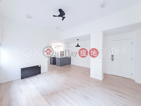 Efficient 3 bedroom on high floor with parking | For Sale | Pak Fai Mansion 百輝大廈 _0