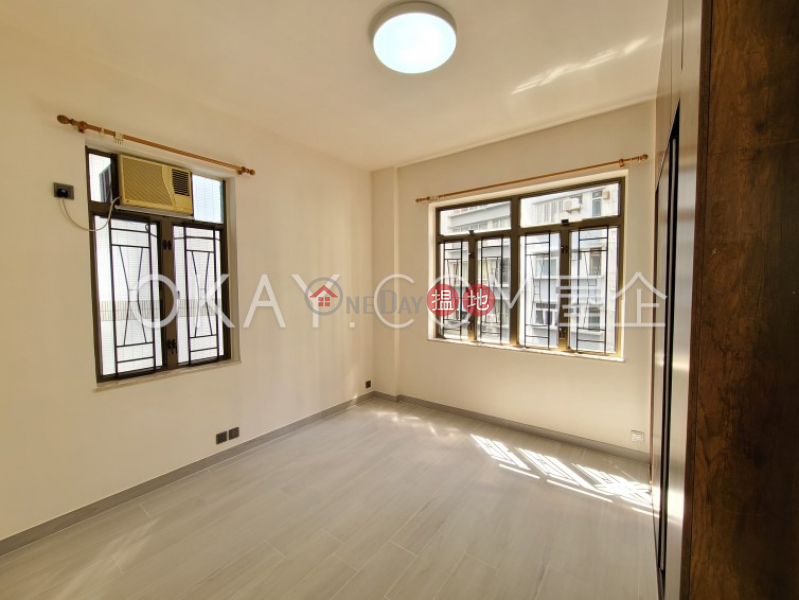 HK$ 55,000/ month | Wah Chi Mansion | Wan Chai District Nicely kept 3 bedroom with parking | Rental