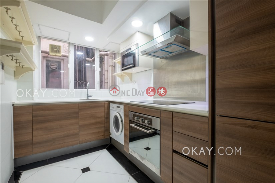 Generous 1 bedroom in Pokfulam | Rental 216 Victoria Road | Western District | Hong Kong | Rental | HK$ 27,800/ month