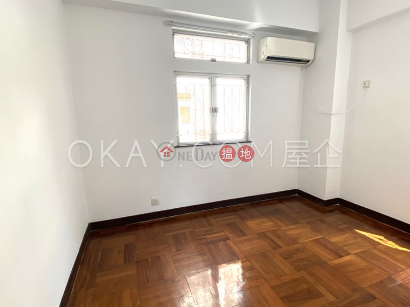 HK$ 8.88M, Regent Court | Wan Chai District | Tasteful 3 bedroom with parking | For Sale