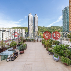 Rare penthouse with rooftop & parking | For Sale
