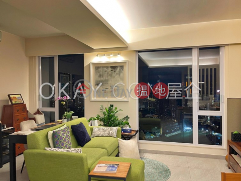 Intimate 2 bed on high floor with sea views & parking | Rental | Gold King Mansion 高景大廈 _0