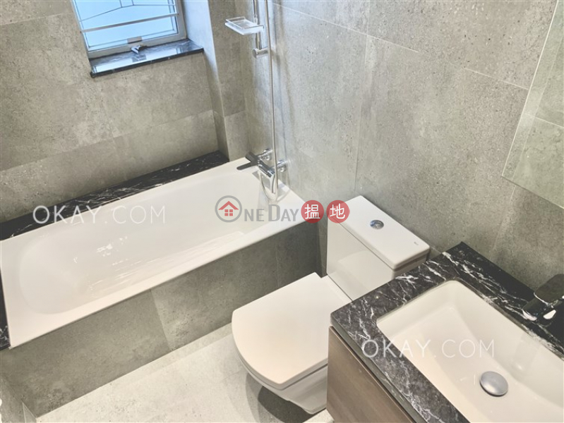 Unique 3 bedroom with parking | Rental, Robinson Garden Apartments 羅便臣花園大廈 Rental Listings | Western District (OKAY-R378785)