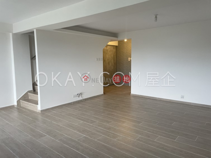 HK$ 33,000/ month | Mang Kung Uk Village | Sai Kung Nicely kept house on high floor with rooftop & balcony | Rental