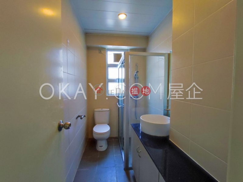 HK$ 28,100/ month, Bonanza Court | Western District Practical 3 bedroom in Mid-levels West | Rental