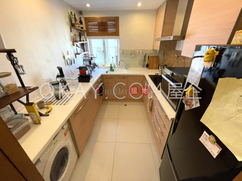 Generous 1 bedroom in Mid-levels West | Rental | 128-132 Caine Road | Western District | Hong Kong Rental, HK$ 26,000/ month
