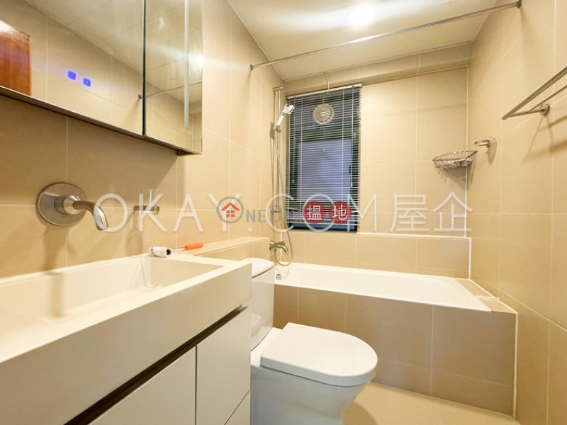 HK$ 41,000/ month | Hillsborough Court | Central District Lovely 2 bedroom with balcony | Rental