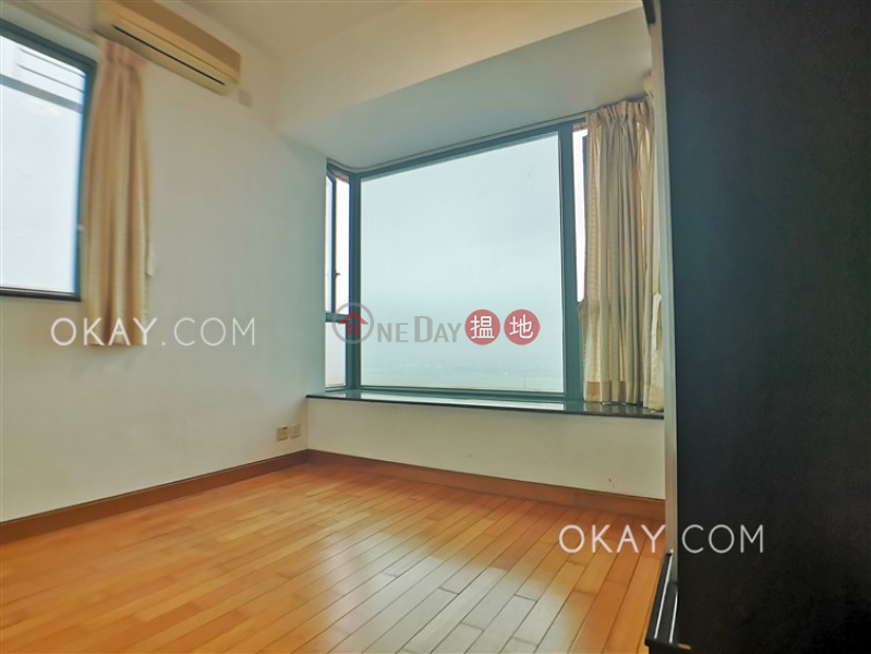 Lovely 2 bedroom on high floor with balcony | Rental | 2 Park Road 柏道2號 Rental Listings
