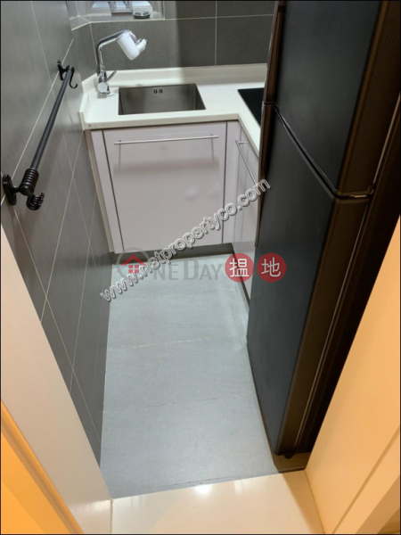 Contemporary furbished Seaview Apartment | Lun Fung Court 龍豐閣 Rental Listings