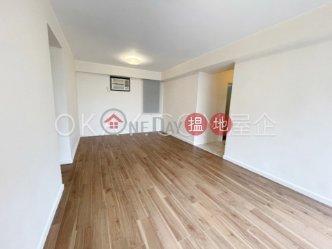 Tasteful 3 bedroom with balcony & parking | For Sale | Ronsdale Garden 龍華花園 _0