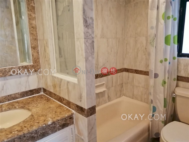 Generous 2 bedroom with balcony | Rental, Scenecliff 承德山莊 Rental Listings | Western District (OKAY-R48982)