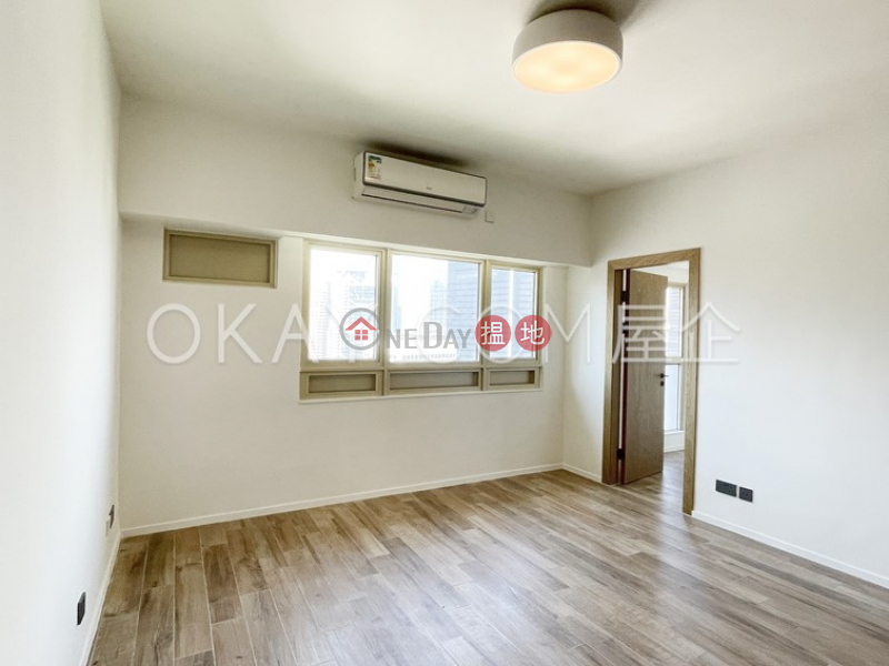 HK$ 79,000/ month St. Joan Court, Central District, Beautiful 3 bedroom with balcony | Rental