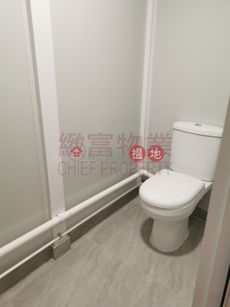 內廁，新裝 | 9-11 Ng Fong Street | Wong Tai Sin District Hong Kong Rental | HK$ 11,200/ month
