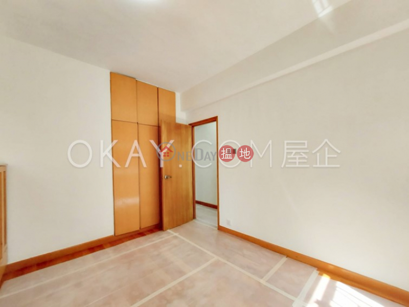Nicely kept 2 bedroom with balcony & parking | For Sale | Kiu Sen Court 僑星大廈 Sales Listings