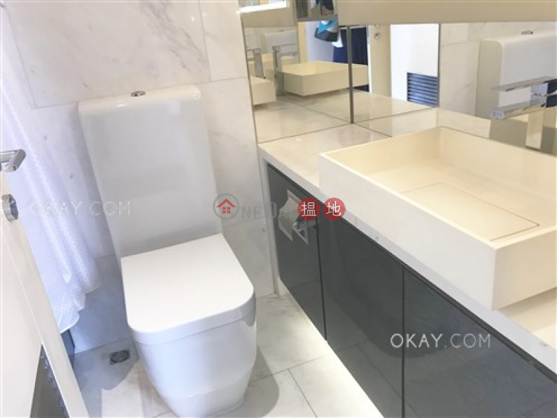 Charming 3 bedroom on high floor with balcony | Rental | Centre Point 尚賢居 Rental Listings