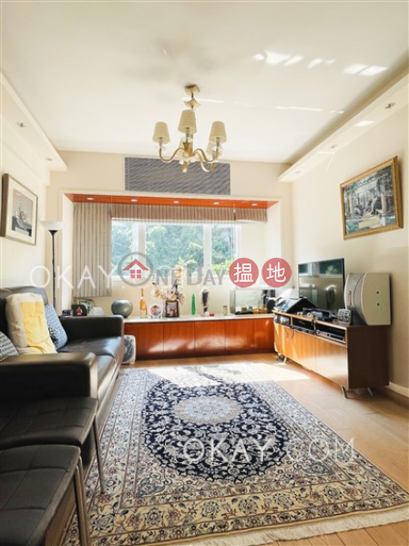Tasteful 2 bedroom on high floor with rooftop | For Sale | Mandarin Villa 文華新邨 Sales Listings
