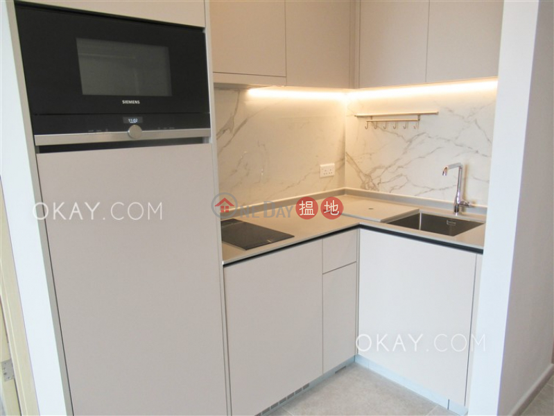 Lovely 1 bedroom on high floor with balcony | Rental 8 Hing Hon Road | Western District, Hong Kong, Rental | HK$ 25,000/ month