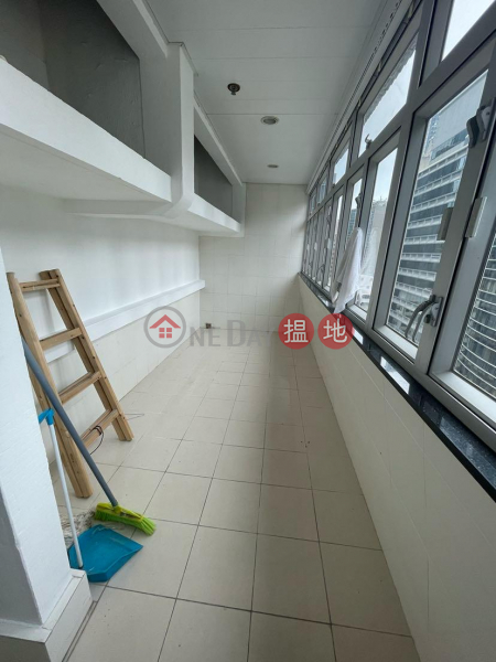 INDOOR TOILET , CLOSE MTR STATION, 105-111 Thomson Road | Wan Chai District, Hong Kong Rental, HK$ 18,500/ month