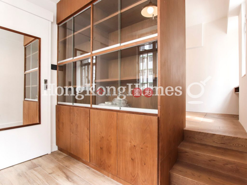 HK$ 18,000/ month | Fung Sing Mansion Western District, 2 Bedroom Unit for Rent at Fung Sing Mansion