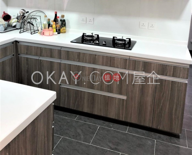 Beautiful 4 bedroom with balcony & parking | For Sale | Hanking Court 恆景園 Sales Listings