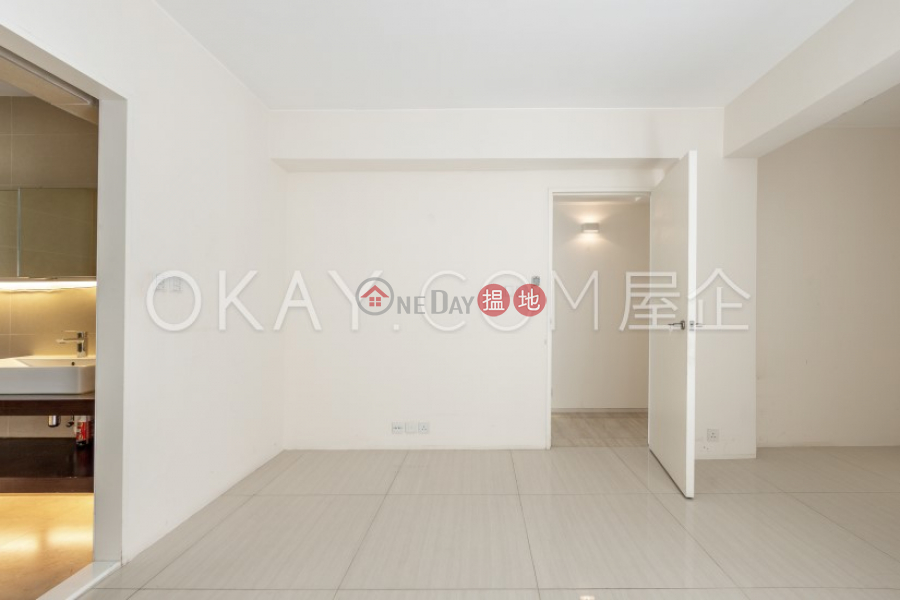 HK$ 50,000/ 月|黃泥涌道77-79號-灣仔區|2房2廁,實用率高,極高層,馬場景黃泥涌道77-79號出租單位