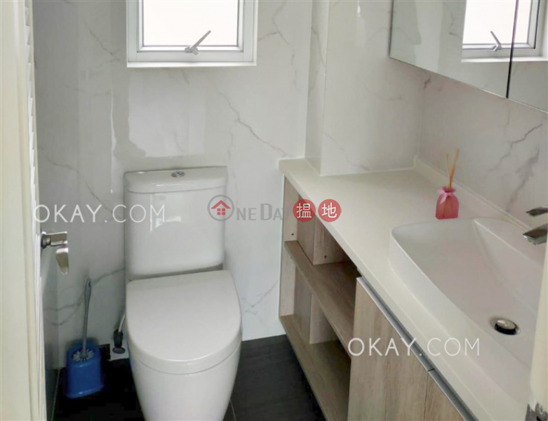 HK$ 58,000/ month, Silver Fair Mansion Wan Chai District | Elegant 3 bedroom on high floor with balcony & parking | Rental