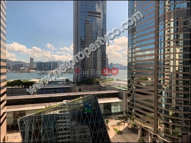 HK$ 147,800/ month | Chuang\'s Tower, Central District | Harbour view furnished office