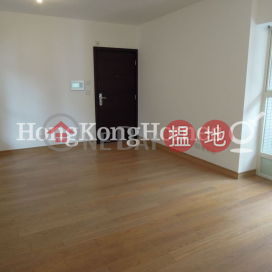 3 Bedroom Family Unit for Rent at Centrestage | Centrestage 聚賢居 _0