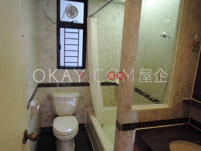 HK$ 48,000/ month | Scenecliff, Western District | Rare 3 bedroom on high floor with parking | Rental