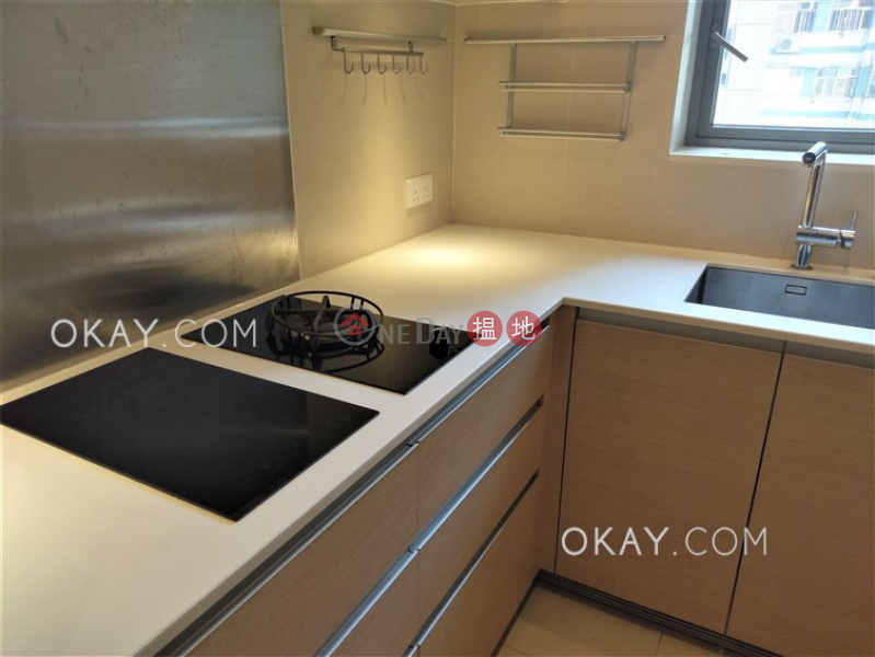 HK$ 31,000/ month SOHO 189, Western District | Elegant 2 bedroom with balcony | Rental