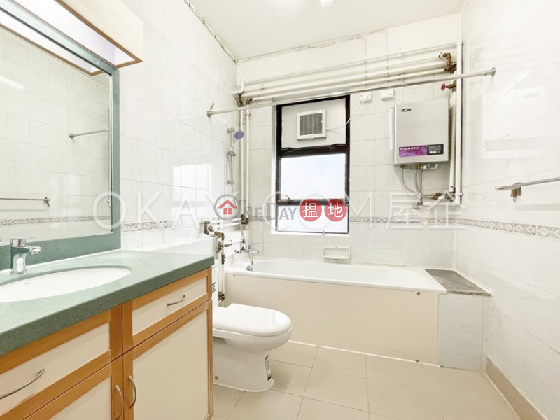 HK$ 50,800/ month, The Crescent Block A Kowloon City, Nicely kept 3 bedroom with balcony & parking | Rental