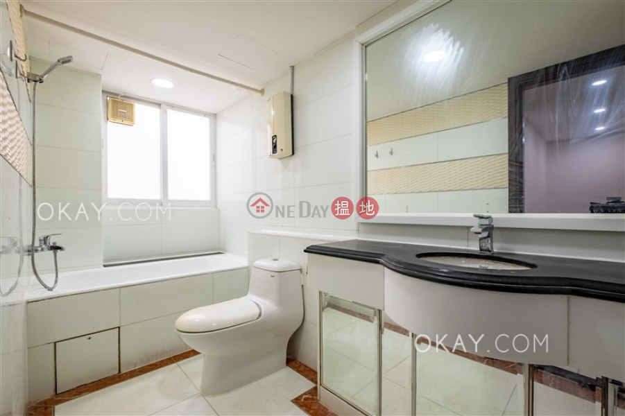 HK$ 27,800/ month, Phase 3 Villa Cecil | Western District, Generous 1 bedroom in Pokfulam | Rental