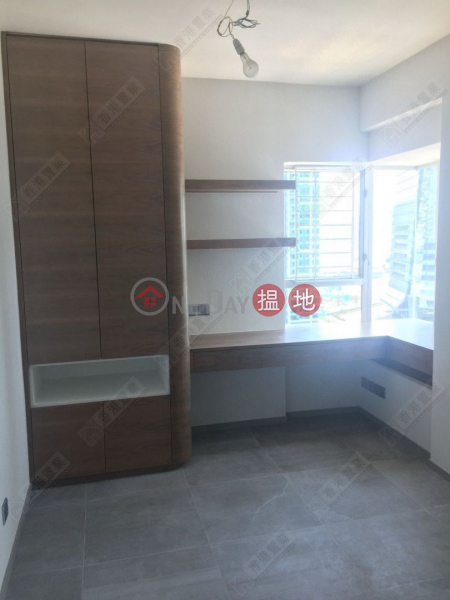 HK$ 31.98M | The Waterfront Phase 1 Tower 1 | Yau Tsim Mong | Three bedrooms, one apartment, multi-purpose in The Waterfront