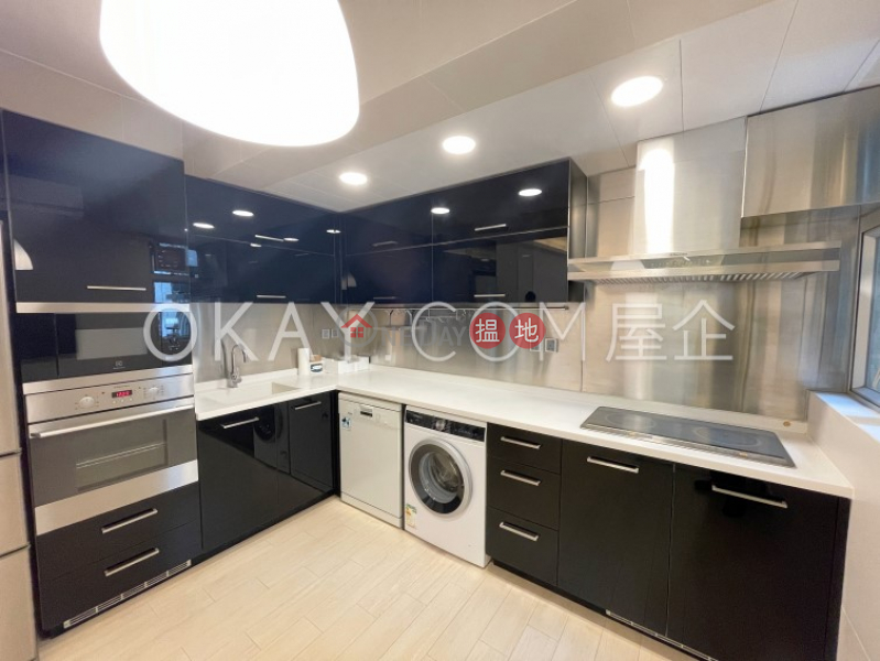 Unique 3 bedroom with parking | Rental, Block B Dragon Court 金龍大廈 B座 Rental Listings | Eastern District (OKAY-R10280)