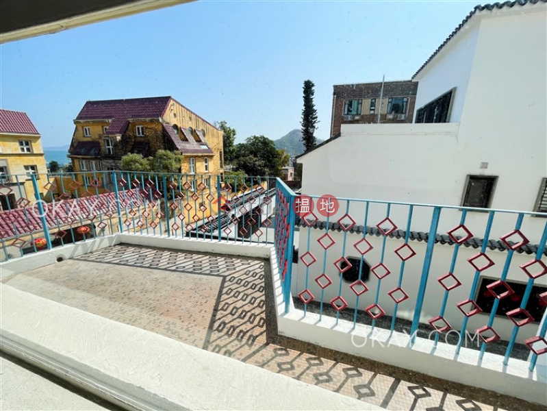 Lovely 3 bedroom with balcony & parking | Rental | 52 Stanley Village Road 赤柱村道52號 Rental Listings