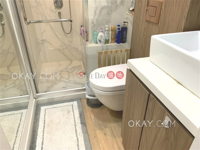 Nicely kept 1 bedroom with balcony | For Sale | Yu Hing Mansion 餘慶大廈 Sales Listings