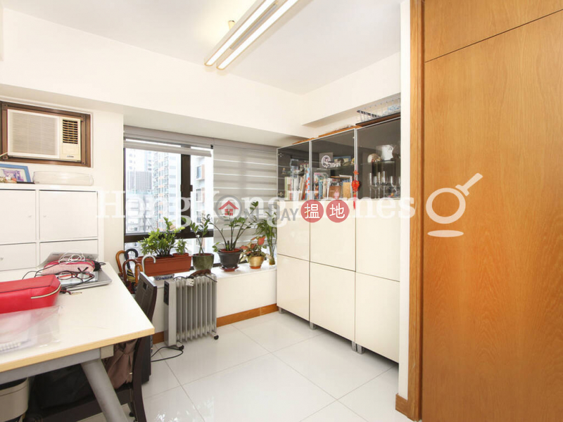 3 Bedroom Family Unit for Rent at Excelsior Court 83 Robinson Road | Western District, Hong Kong, Rental | HK$ 38,000/ month