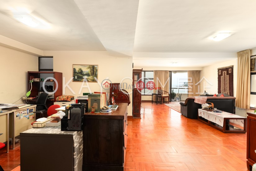 Exquisite 3 bedroom with balcony & parking | For Sale | Block A-C Beach Pointe 海灣閣A-C座 Sales Listings