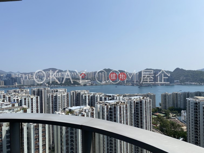 Luxurious 3 bed on high floor with sea views & balcony | Rental | Mount Parker Residences 西灣臺1號 Rental Listings