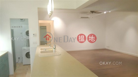 Lovely 2 bedroom with balcony & parking | For Sale | Pak Fai Mansion 百輝大廈 _0