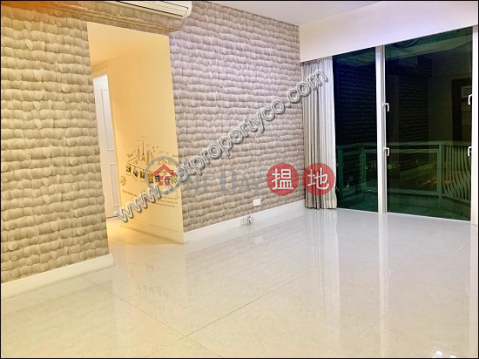 Large flat with balcony for lease in Lohas Park | Irises (Tower 10 - R Wing) Phase 2C La Splendeur Lohas Park 日出康城 2期C 領凱 10座 (右翼) _0