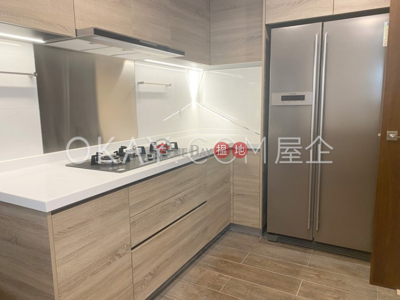 HK$ 100,000/ month, Magazine Gap Towers | Central District Stylish 3 bedroom with balcony & parking | Rental