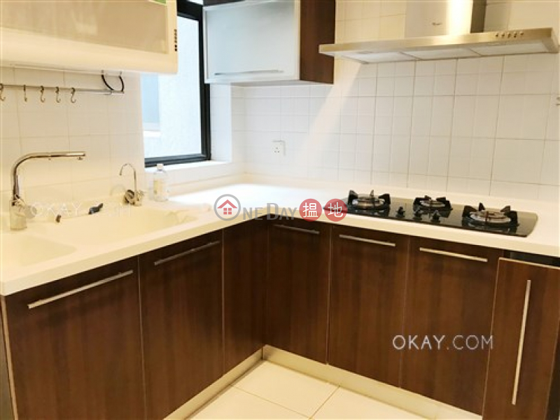 Gorgeous 3 bedroom on high floor with balcony | For Sale | Hoover Mansion 豪華大廈 Sales Listings