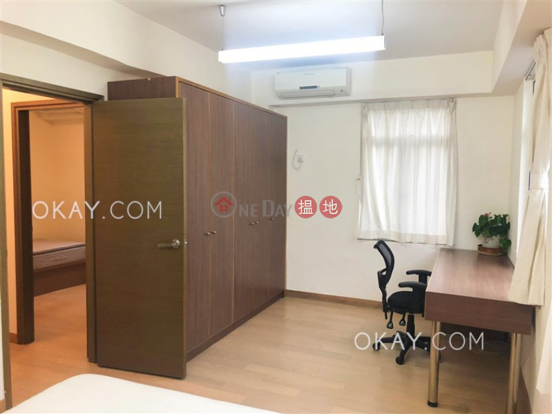 HK$ 32,000/ month | Sherwood Court, Wan Chai District Stylish 2 bedroom on high floor | Rental