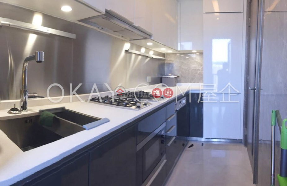 HK$ 25,000/ month The Austin, Yau Tsim Mong | Tasteful 1 bedroom on high floor with balcony | Rental