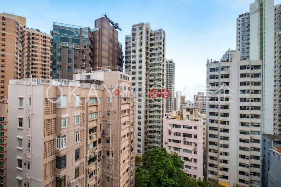 HK$ 65,000/ month Alpine Court, Western District, Efficient 3 bed on high floor with balcony & parking | Rental