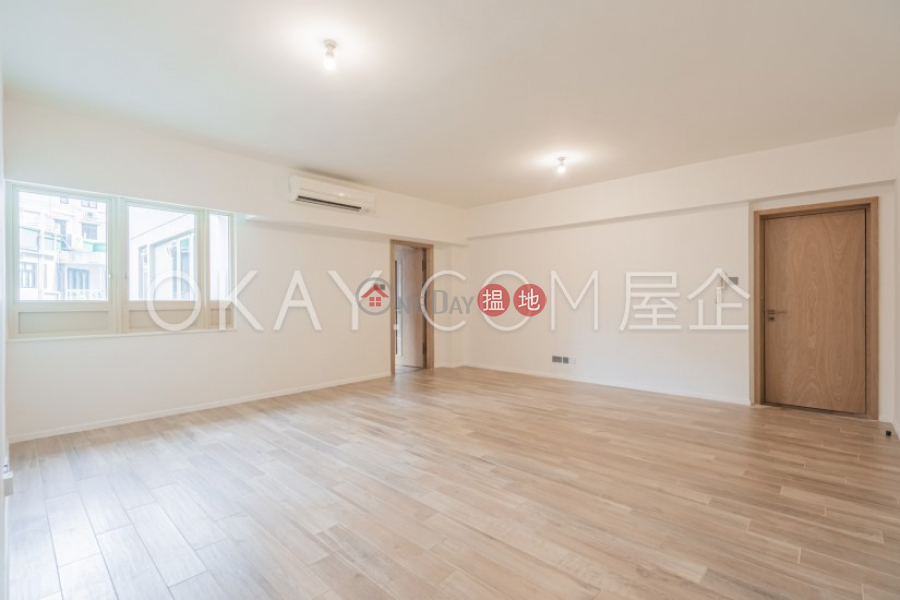 HK$ 45,000/ month | St. Joan Court | Central District | Tasteful 2 bedroom in Mid-levels Central | Rental