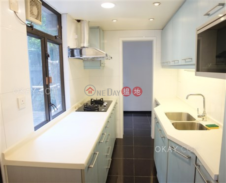 HK$ 23M, Yukon Heights, Wan Chai District | Tasteful 3 bedroom with balcony | For Sale
